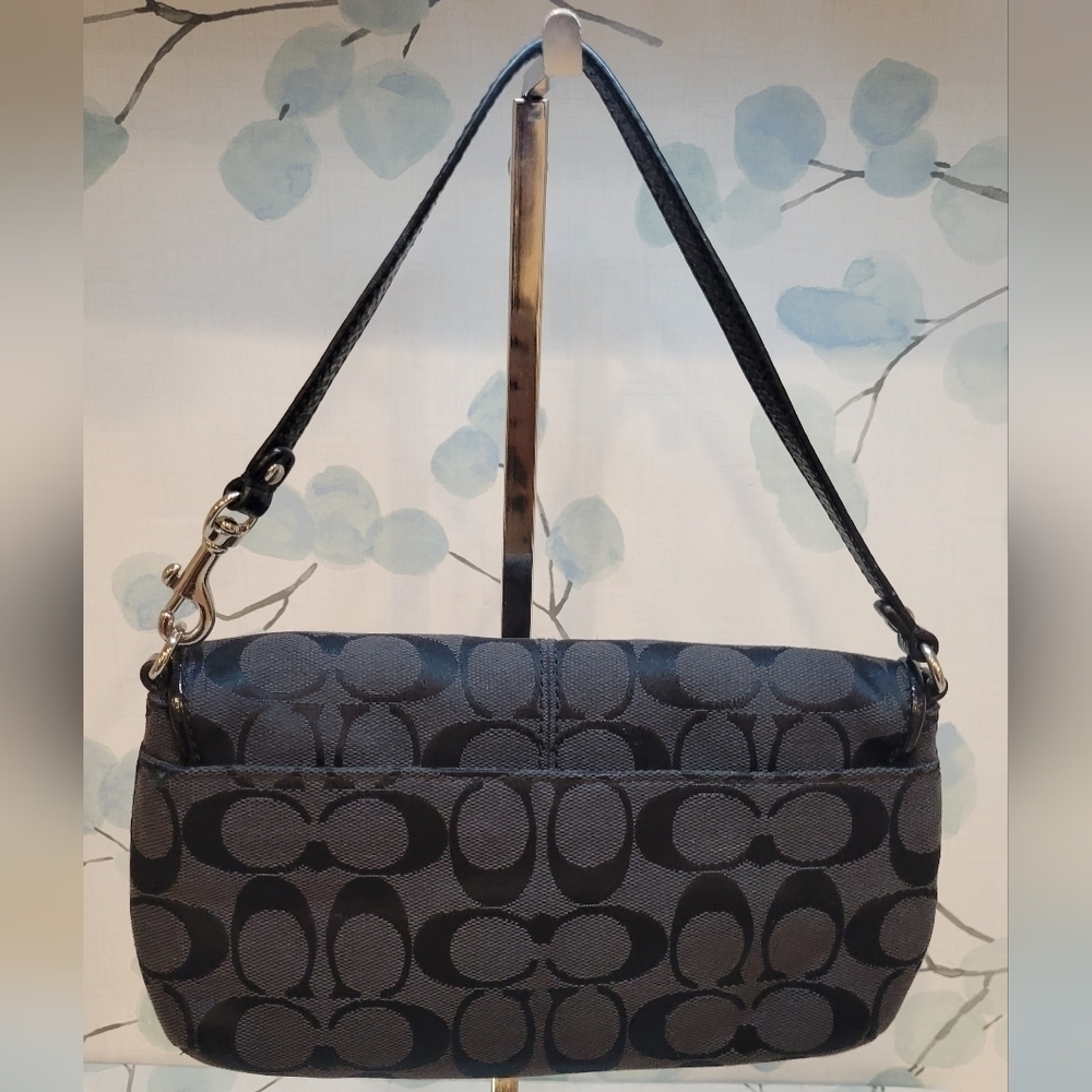 Coach Signature Black Jacquard Wristlet Purse. - Picture 2 of 6